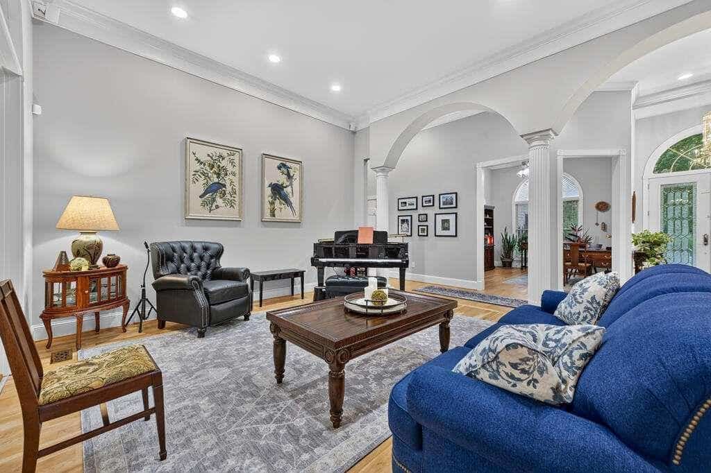 Listing photo 6