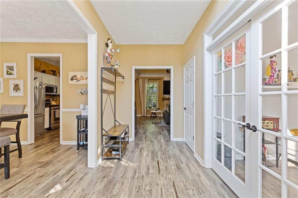 Listing photo 6