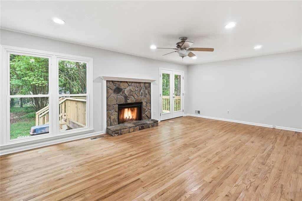 Listing photo 6