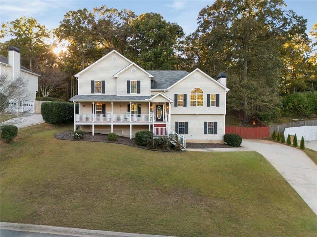 Listing photo 2