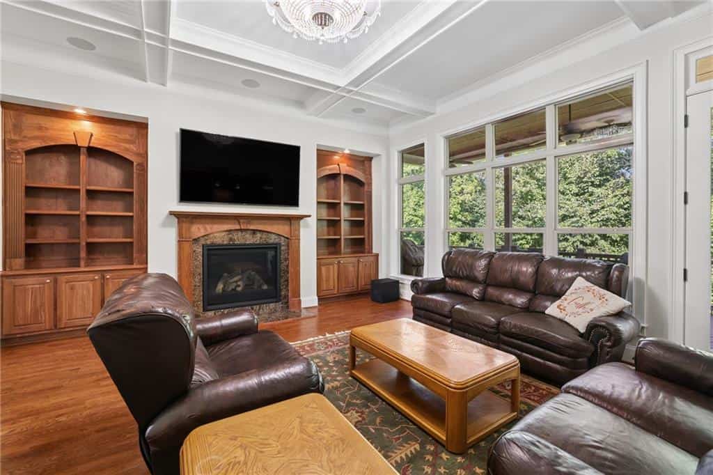 Listing photo 6