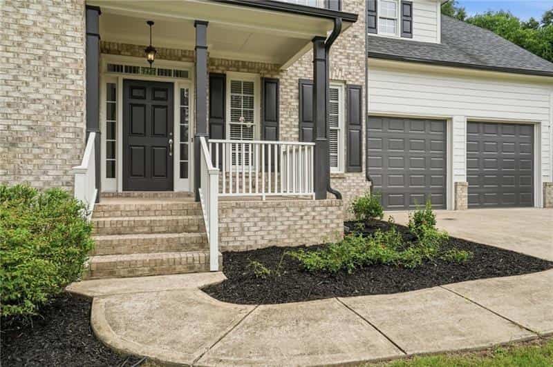 Listing photo 2
