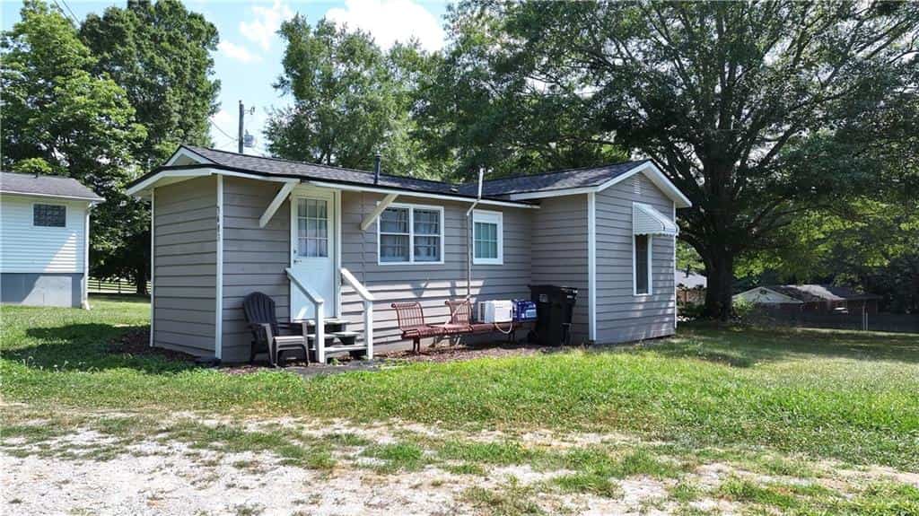 Listing photo 6