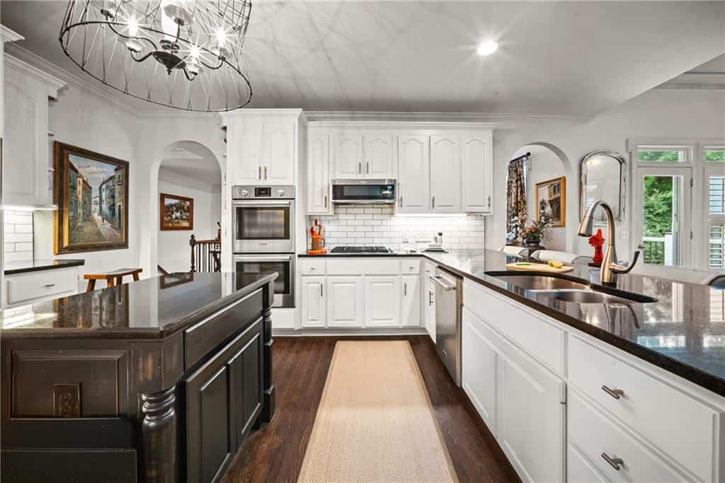 Listing photo 6