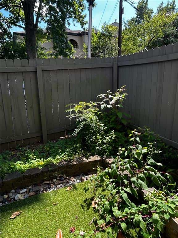 Listing photo 6