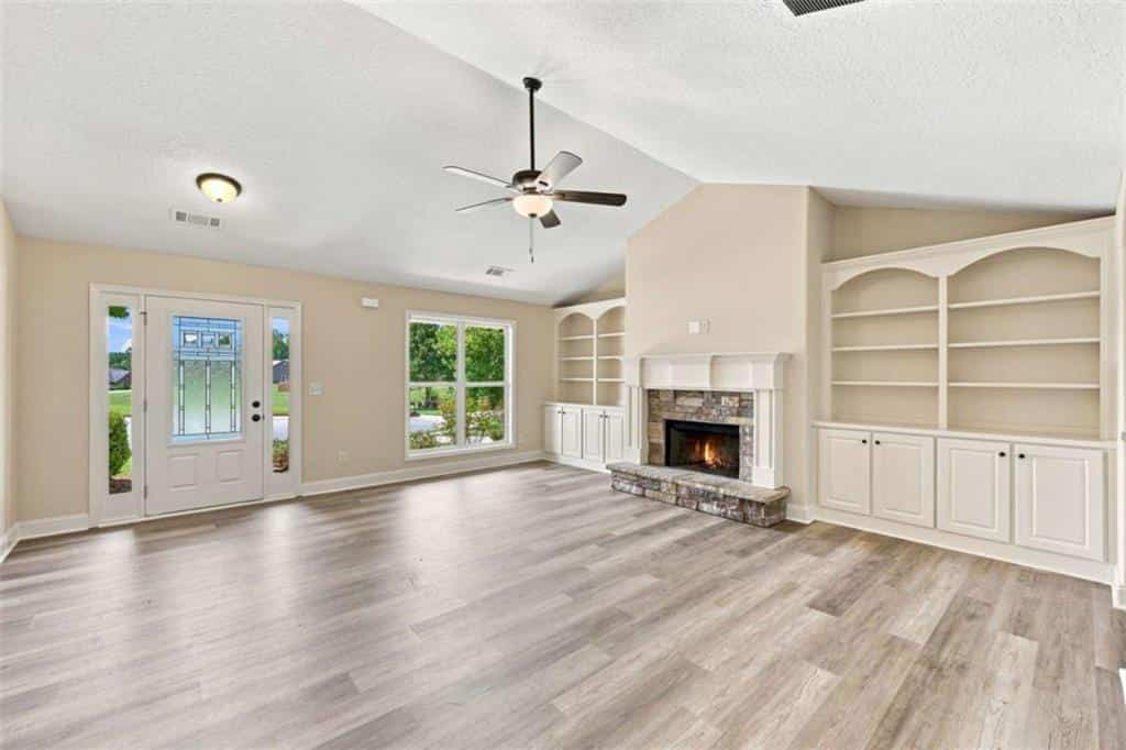 Listing photo 6