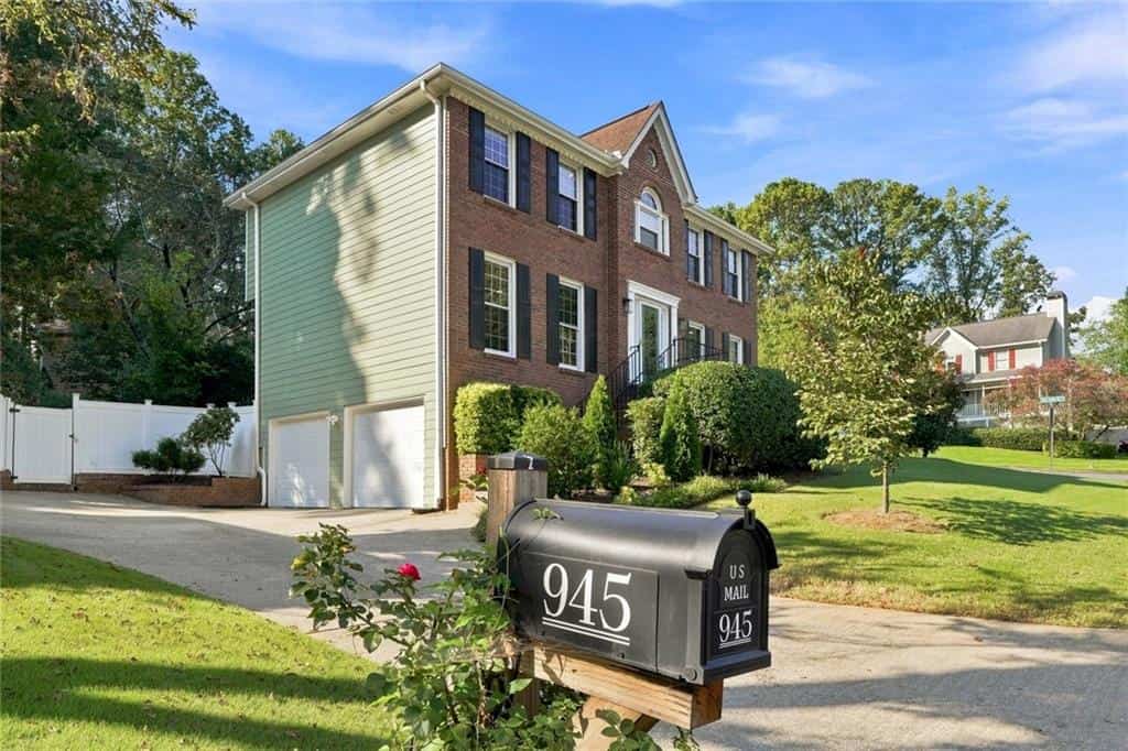 Listing photo 3