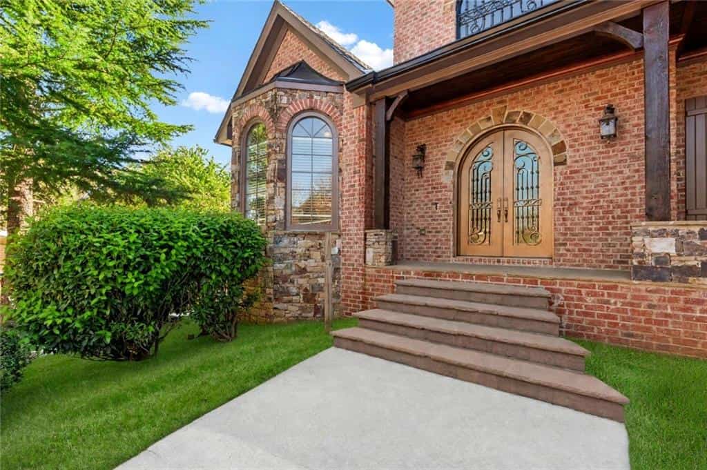 Listing photo 3