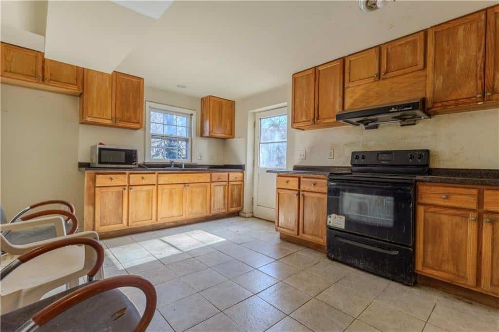 Listing photo 6