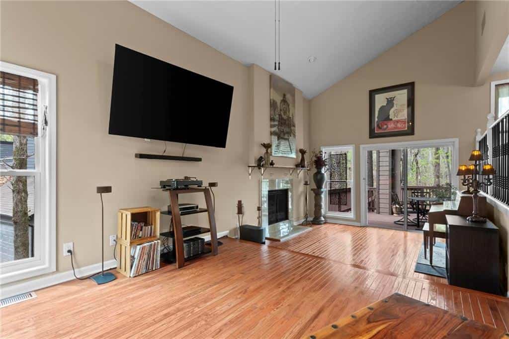 Listing photo 6