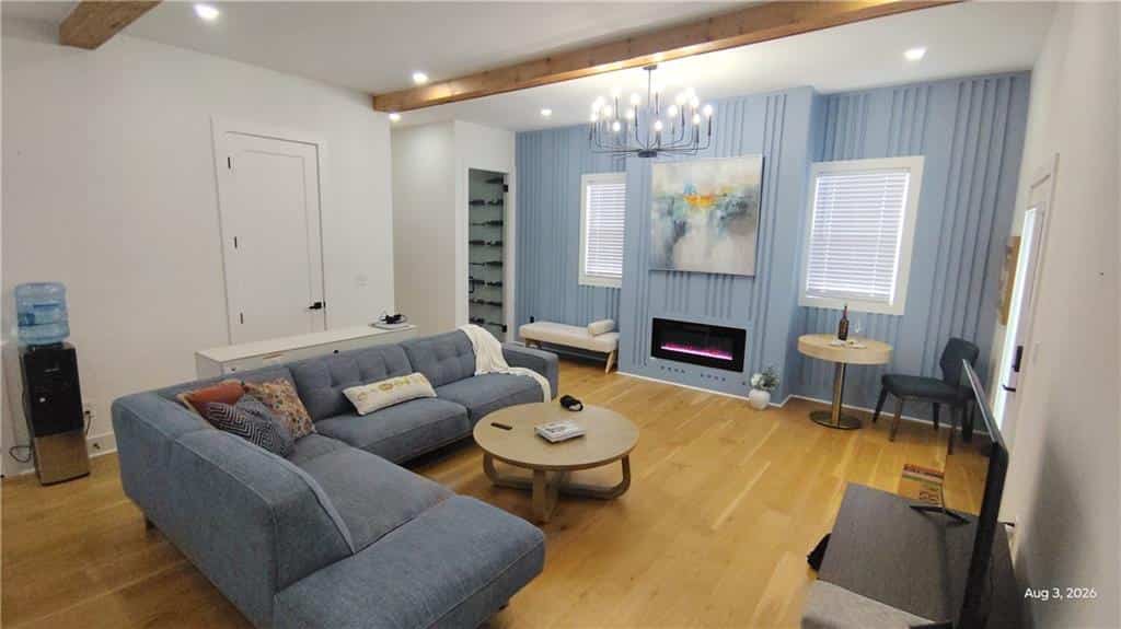 Listing photo 6