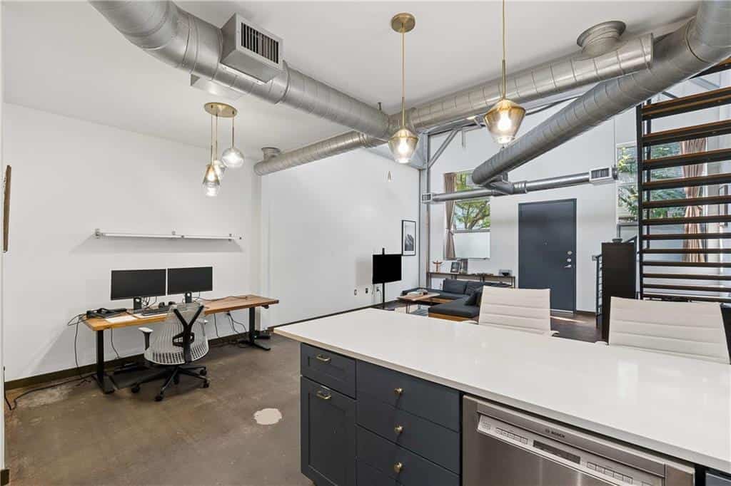 Listing photo 6