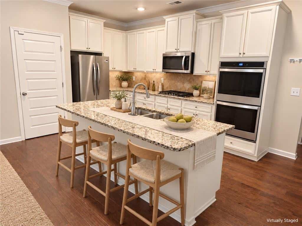 Listing photo 3