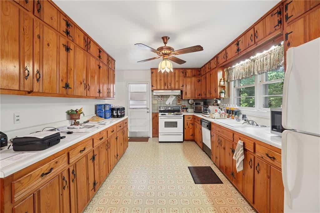 Listing photo 6