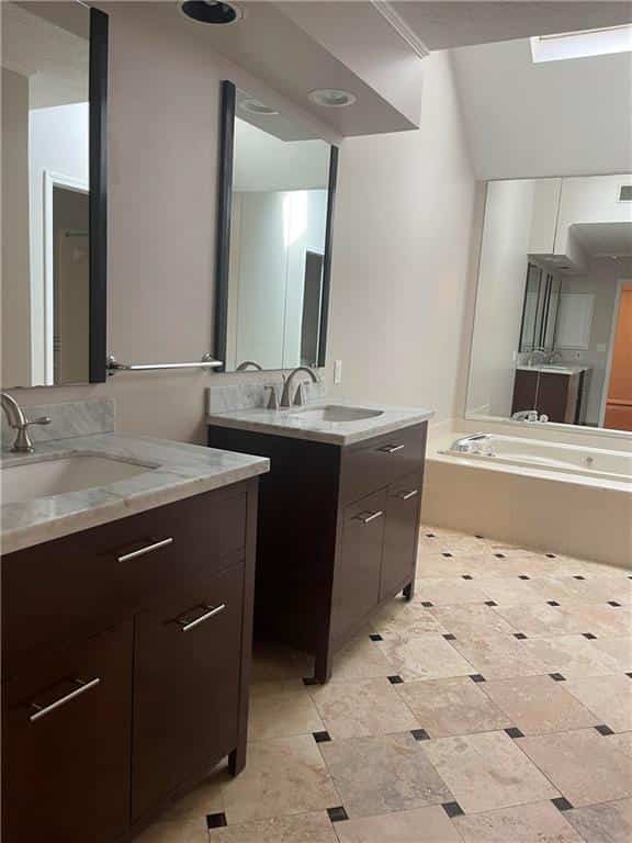 Listing photo 6