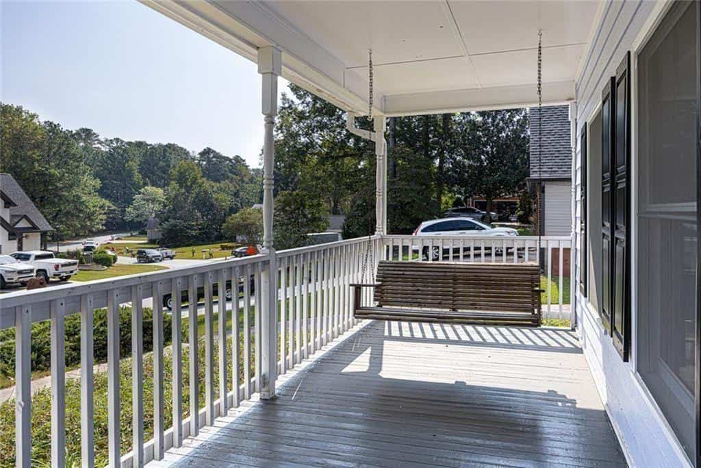 Listing photo 6