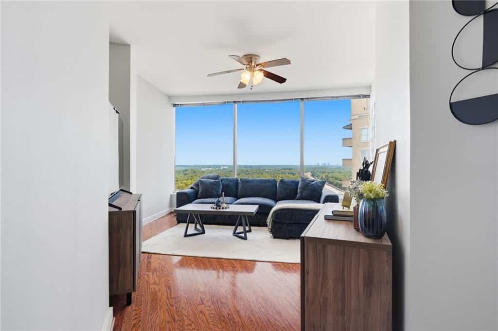 Listing photo 6