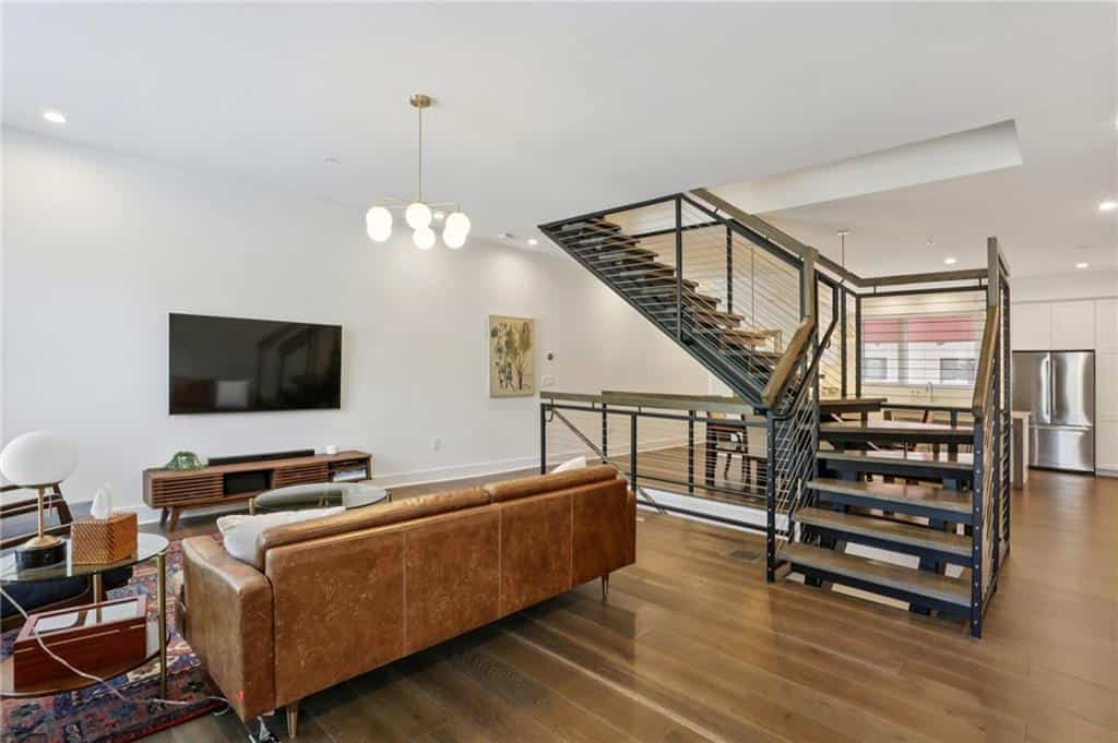 Listing photo 6