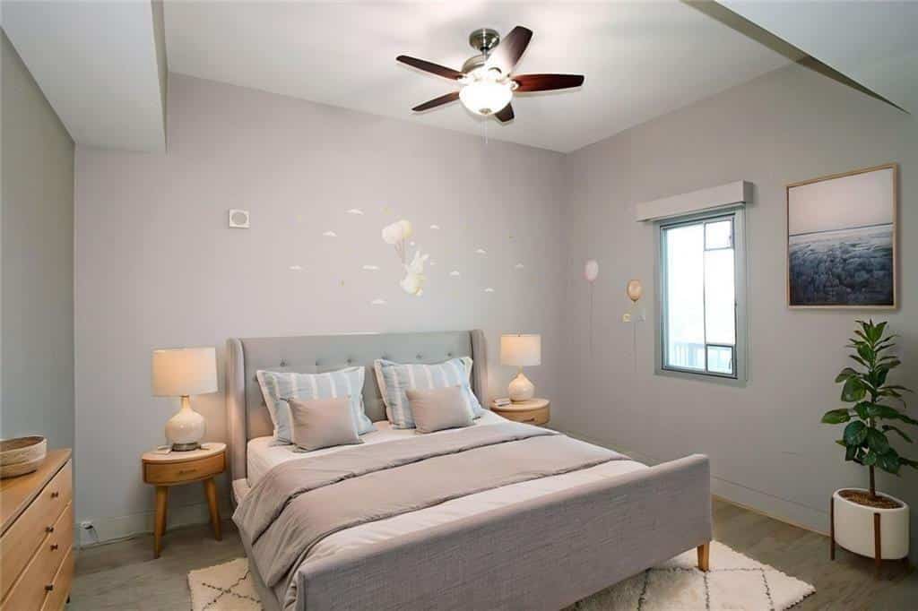 Listing photo 6