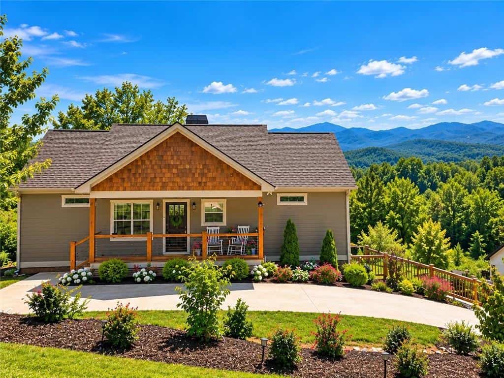 915 Arbor Lane, Blairsville, GA 30512