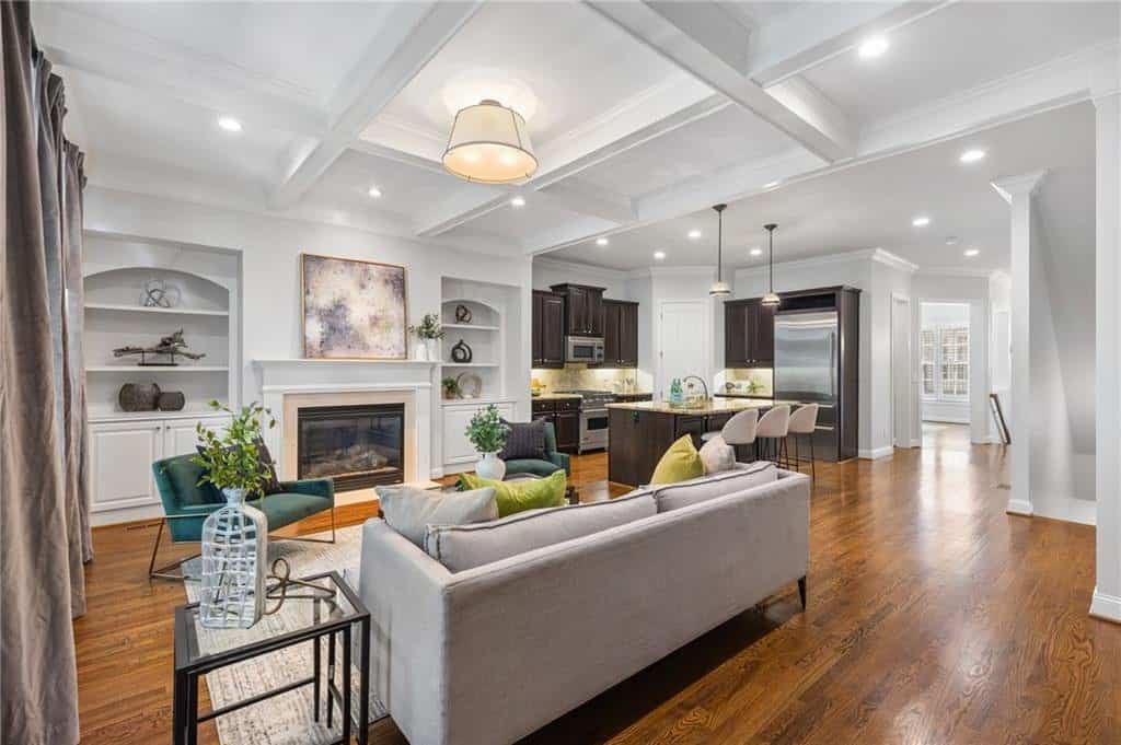 Listing photo 6
