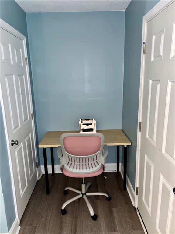 Listing photo 6