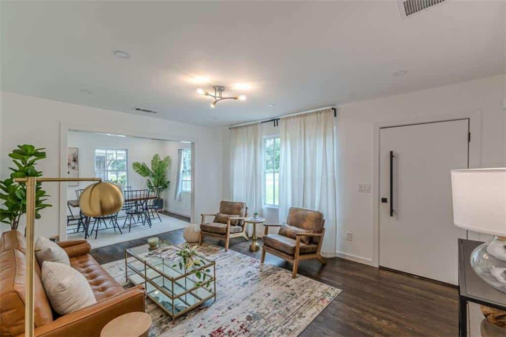 Listing photo 3