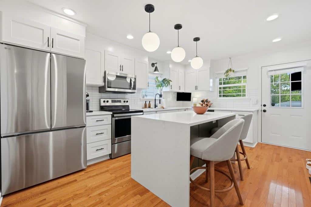 Listing photo 4