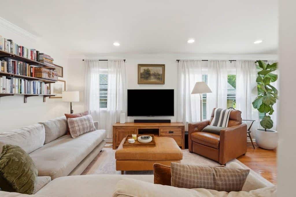 Listing photo 6