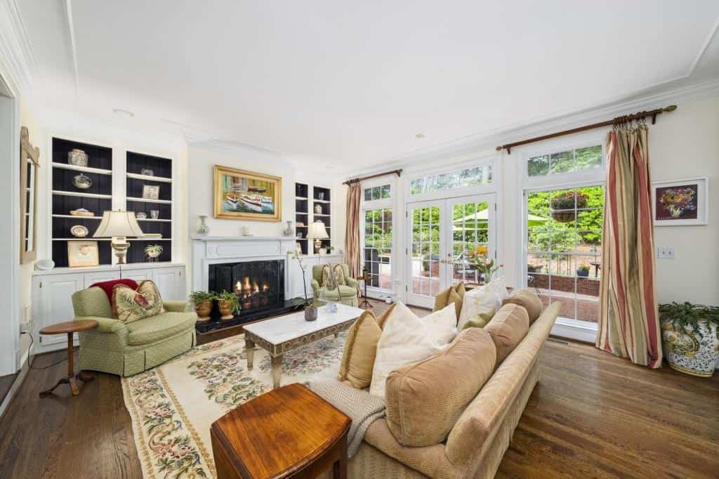 Listing photo 6
