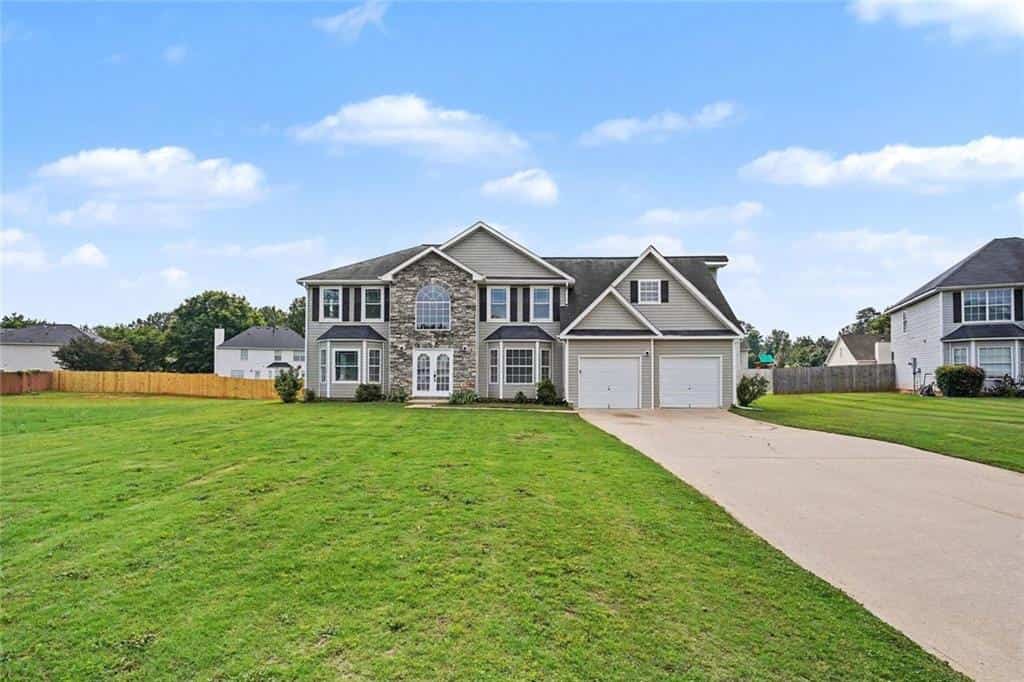 Listing photo 2