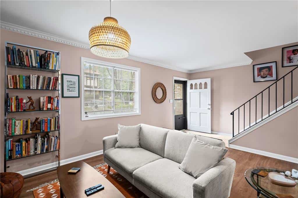 Listing photo 3