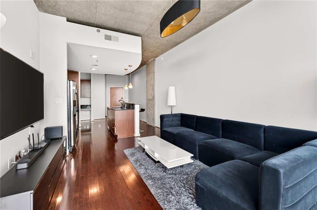 Listing photo 6