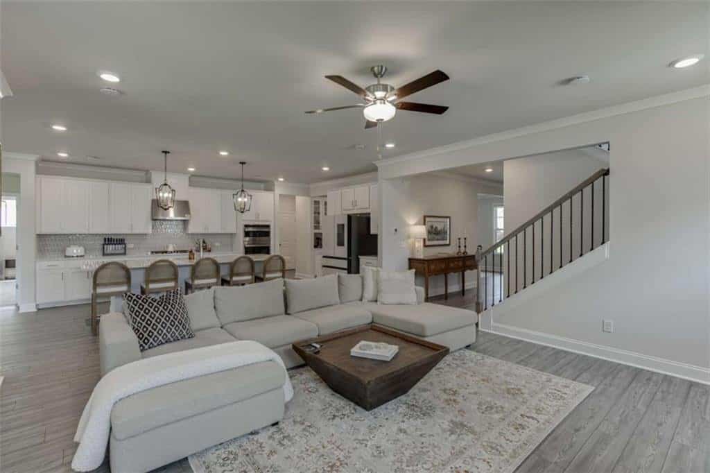 Listing photo 6