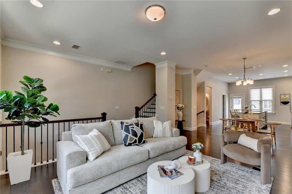 Listing photo 6