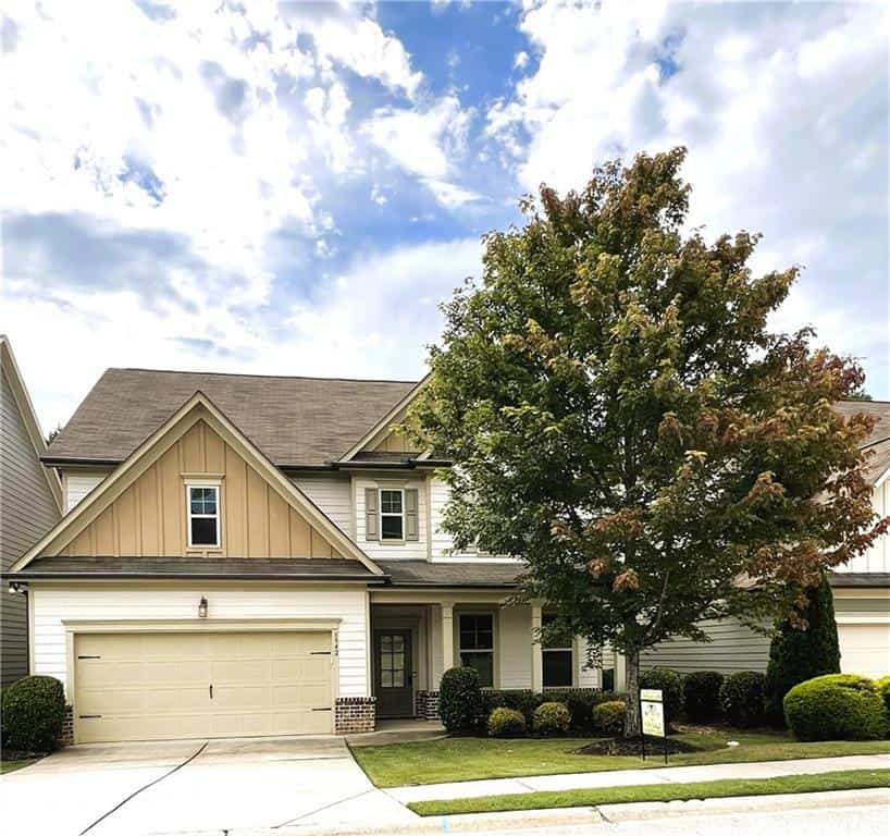 5942 Watersdown Way, Flowery Branch, GA 30542