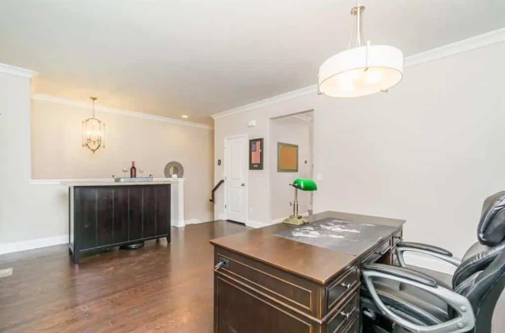 Listing photo 6