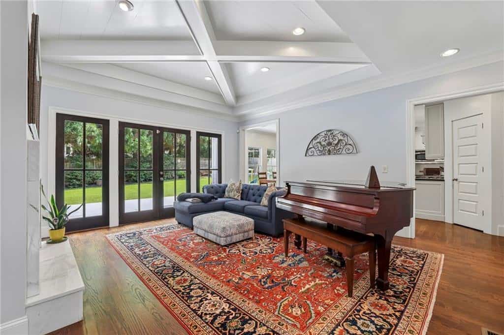 Listing photo 6