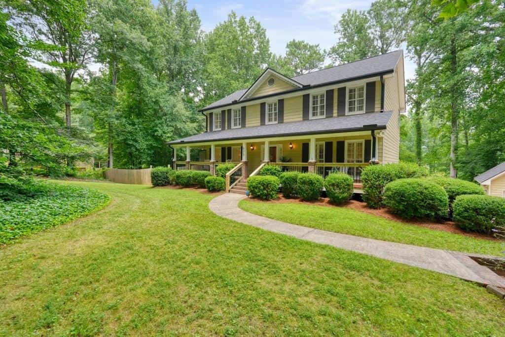 Listing photo 3