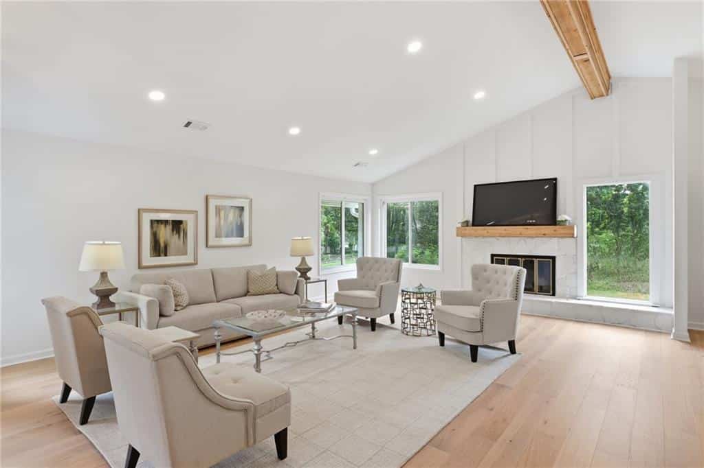 Listing photo 6