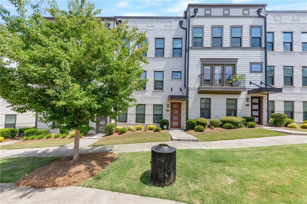2130 Holtz Lane, Atlanta, GA 30318
