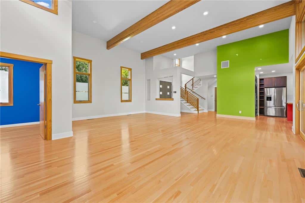 Listing photo 6