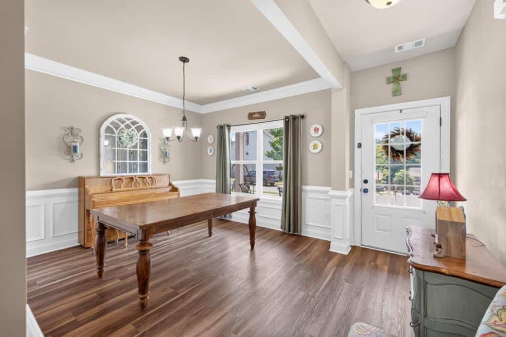 Listing photo 6