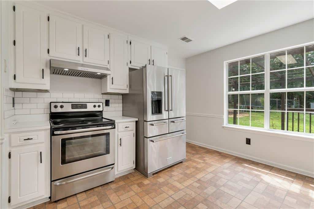 Listing photo 6