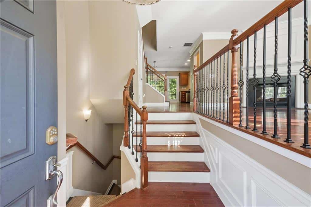 Listing photo 6
