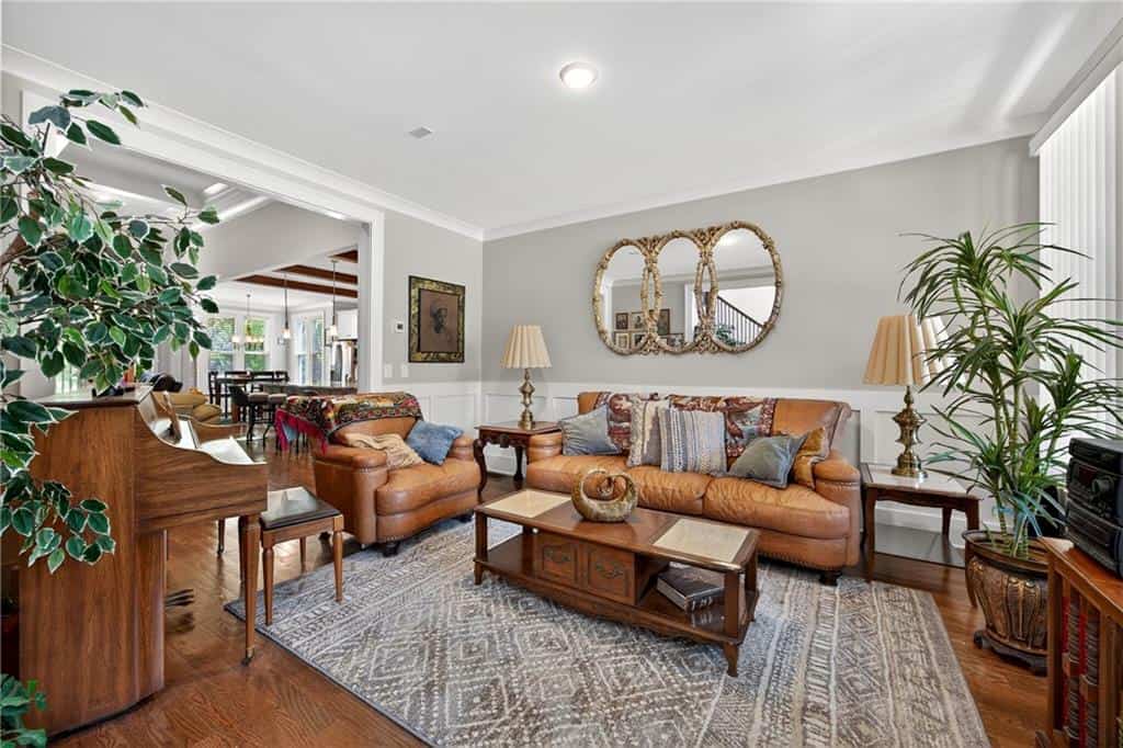 Listing photo 6