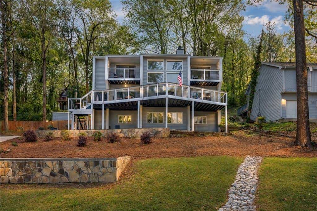 8515 Lake Drive, Snellville, GA 30039
