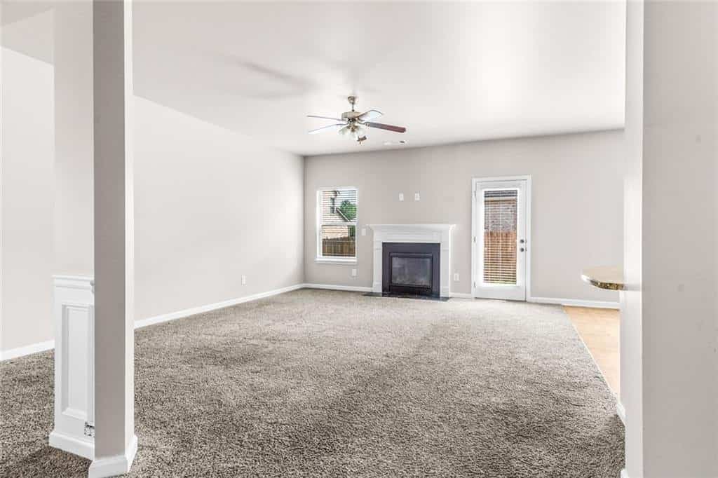 Listing photo 6