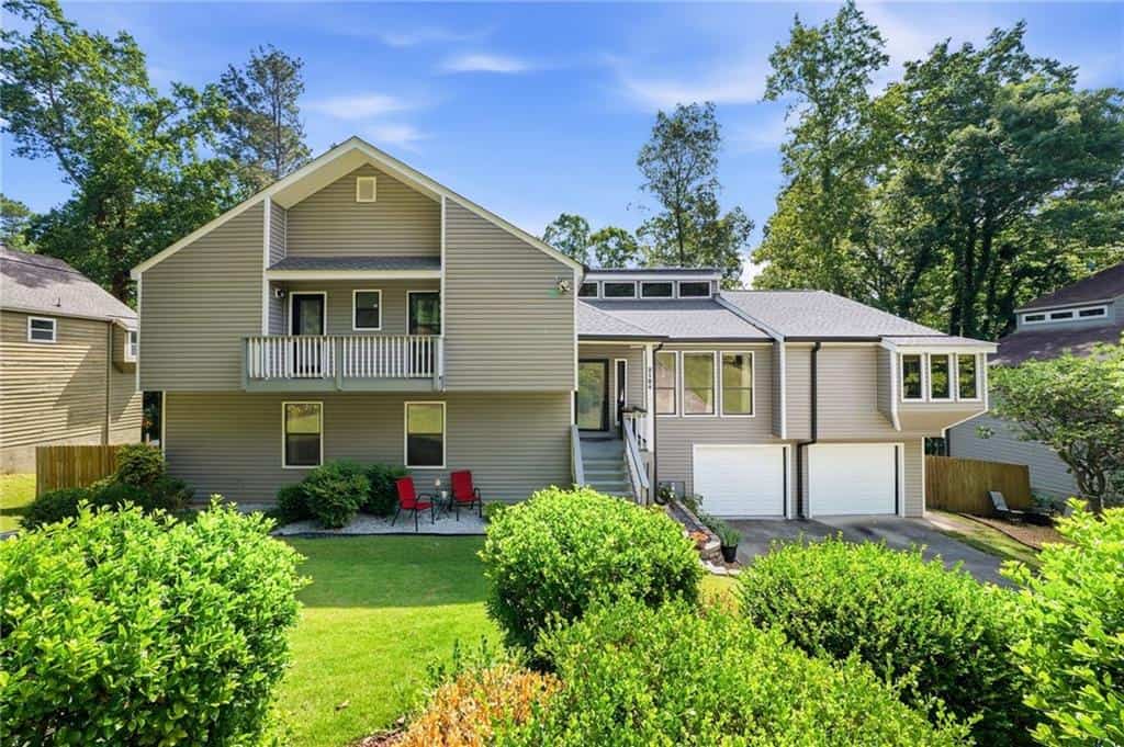 2184 Deep Woods Way, Marietta, GA 30062