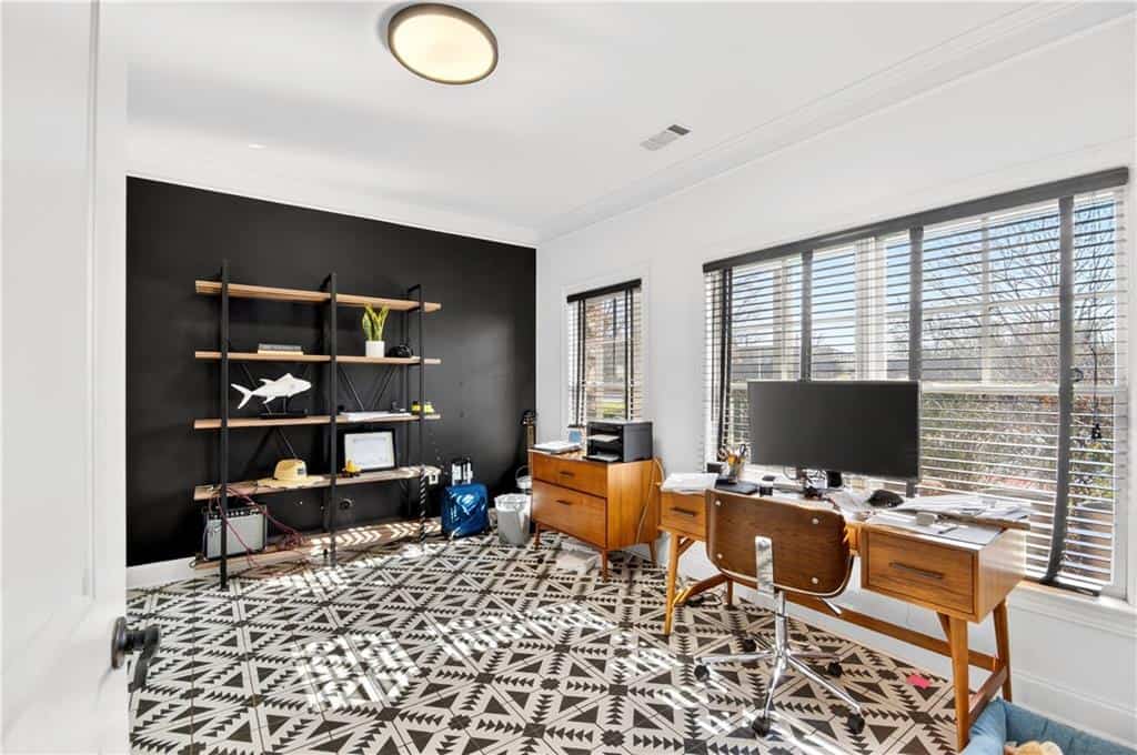 Listing photo 6